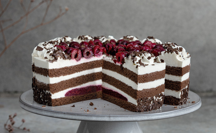 FRONERI Schwarzwaelder Kirsch Torte